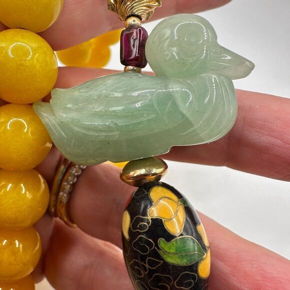 34" of yellow jade beads with accent green nephrite jade duck, necklace! - Picture 13 of 14